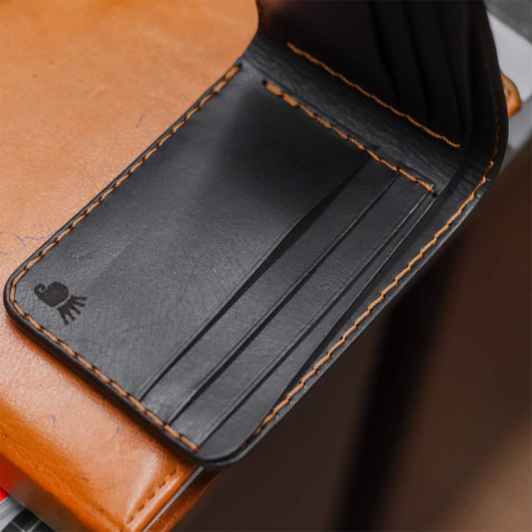 KRA Minimalist Bifold Image 5