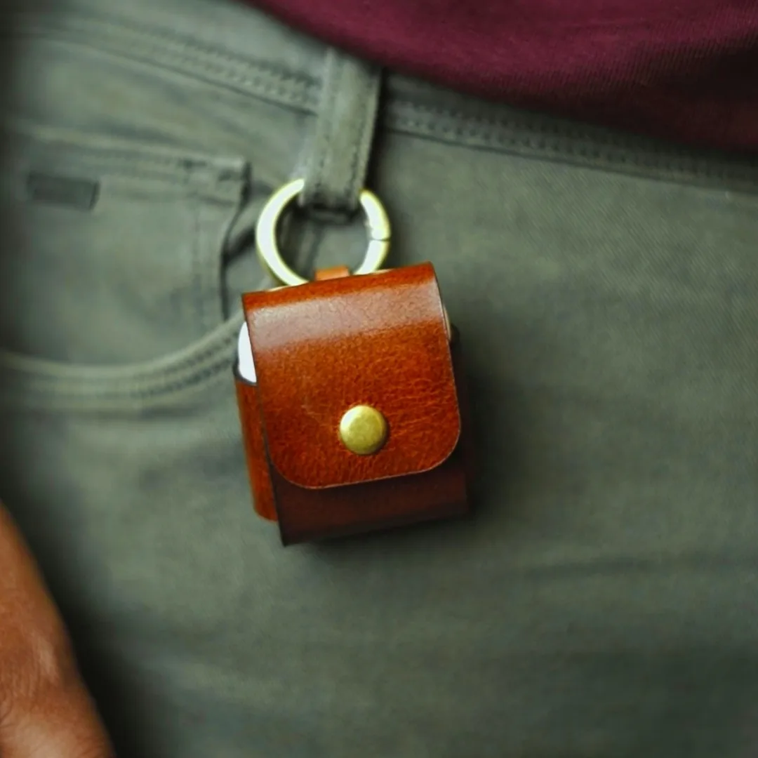 KRA Apple AirPods Case (Gen 1, 2) Image 1 KRA Apple AirPods Case (Gen 1, 2) Image 1