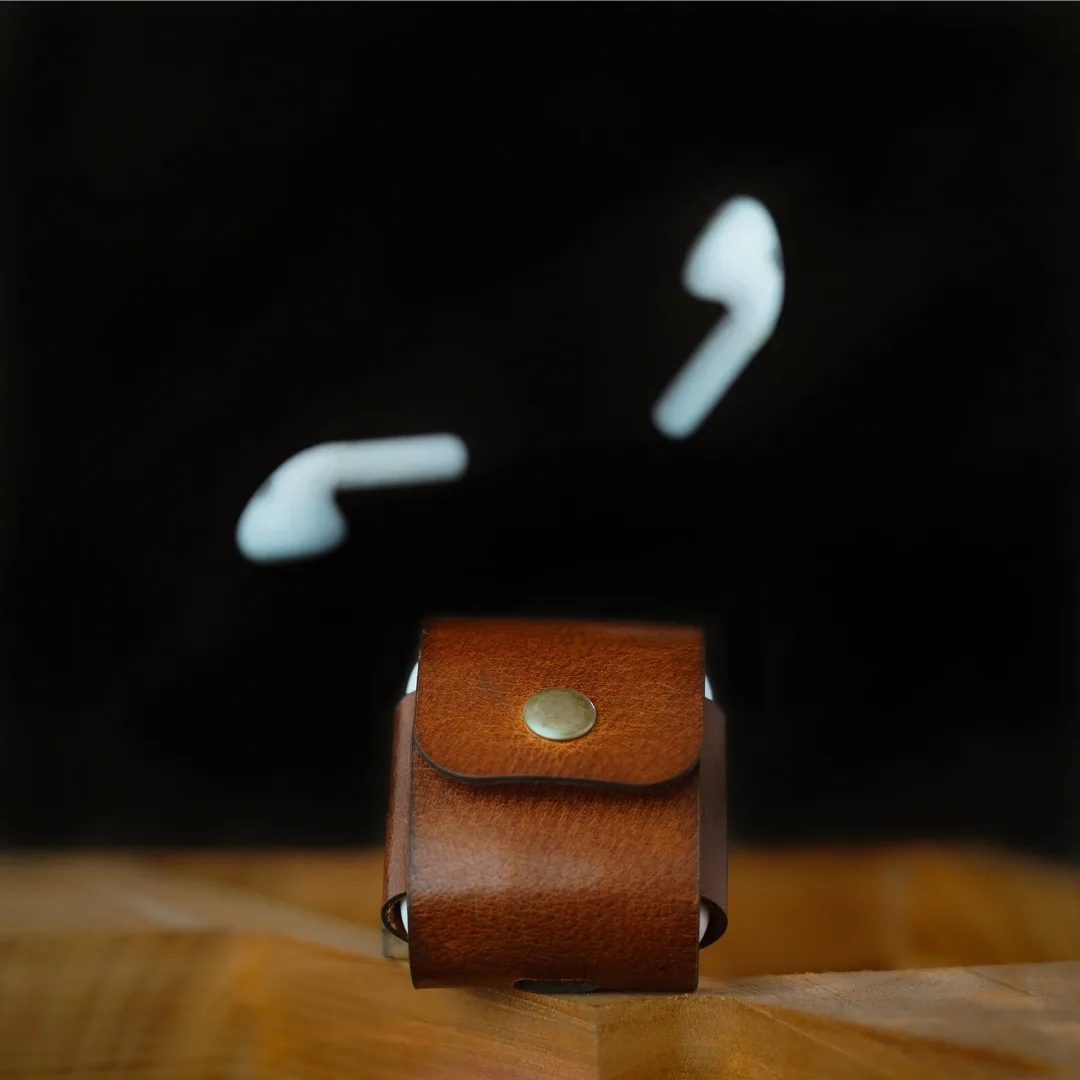 KRA Apple AirPods Case (Gen 1, 2) Image 2 KRA Apple AirPods Case (Gen 1, 2) Image 2